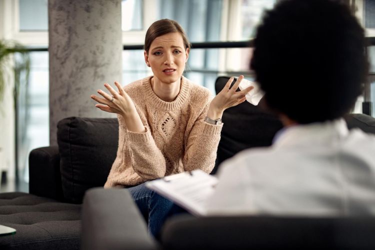 Bipolar woman wondering which therapy is best